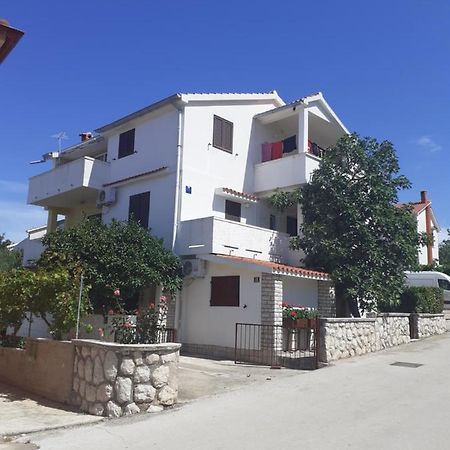 Apartmani Karuza Novalja Luaran gambar